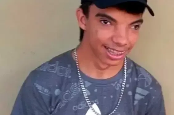 Imagem de compartilhamento para o artigo Jovem de Costa Rica faz vaquinha para arrecadar dinheiro para tratamento de síndrome rara da MS Todo dia